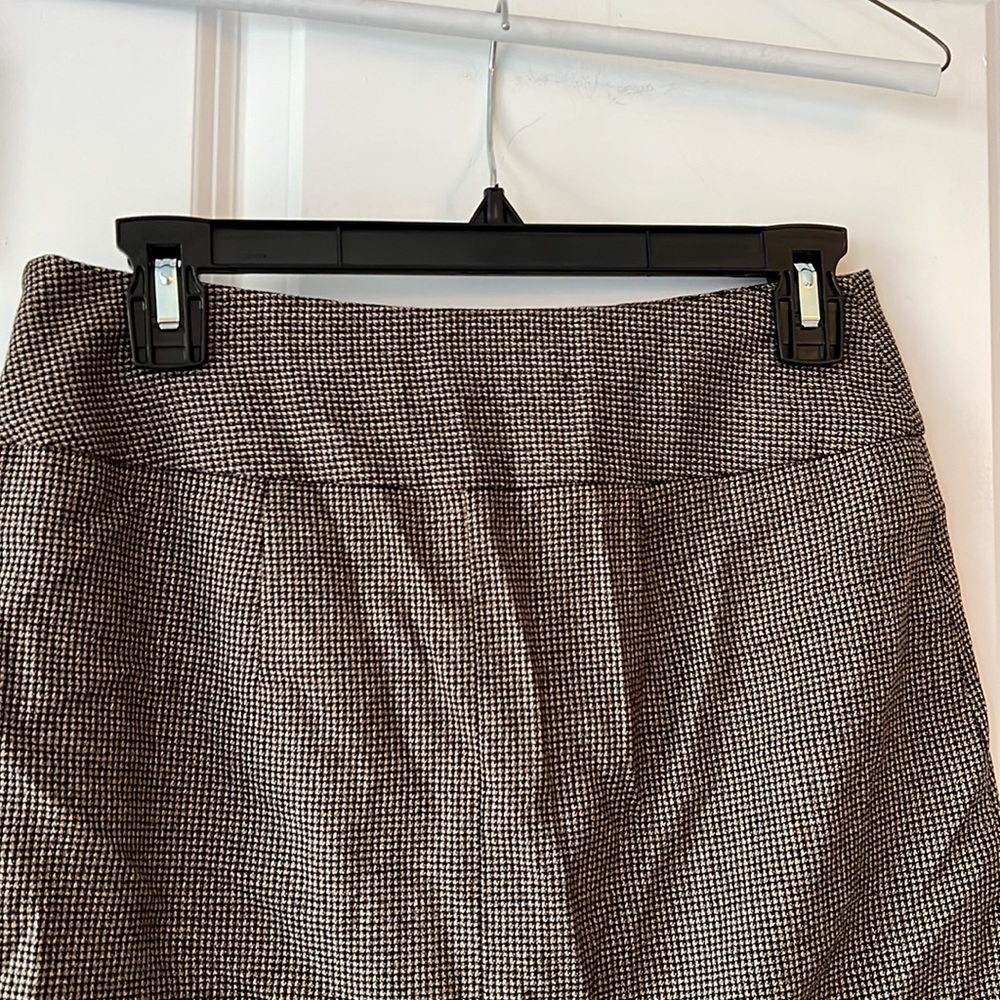 Adorable work skirt! - Picture 3 of 5